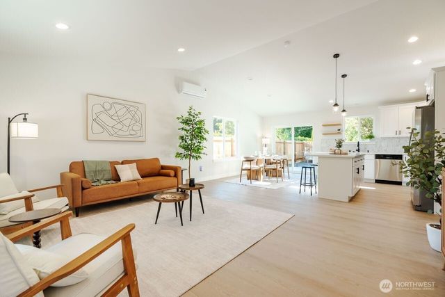 4392 Birch Bay Lynden Rd, Blaine, WA 98230