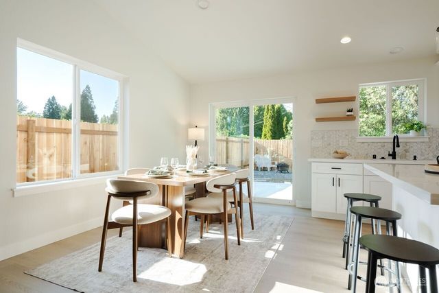 4392 Birch Bay Lynden Rd, Blaine, WA 98230