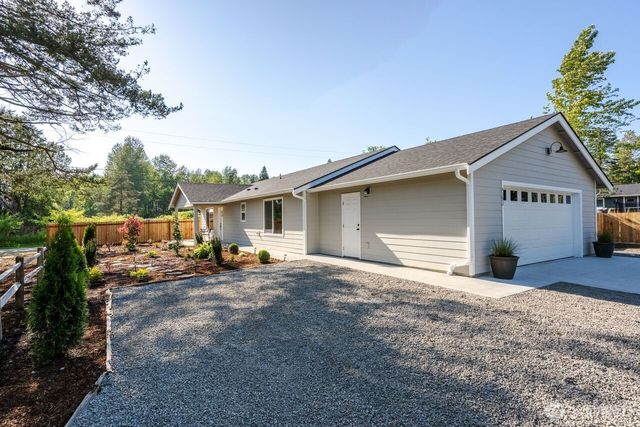 4392 Birch Bay Lynden Rd, Blaine, WA 98230