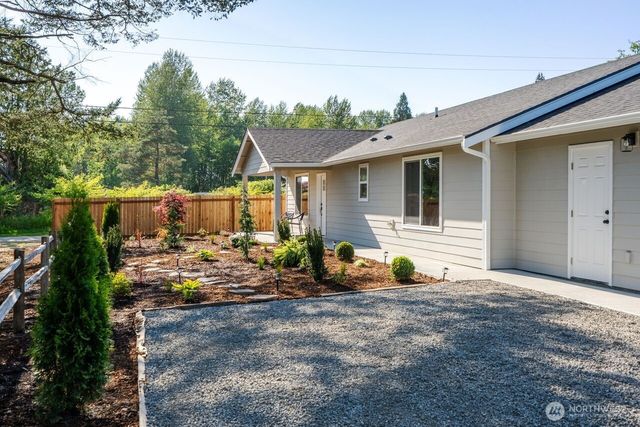 4392 Birch Bay Lynden Rd, Blaine, WA 98230