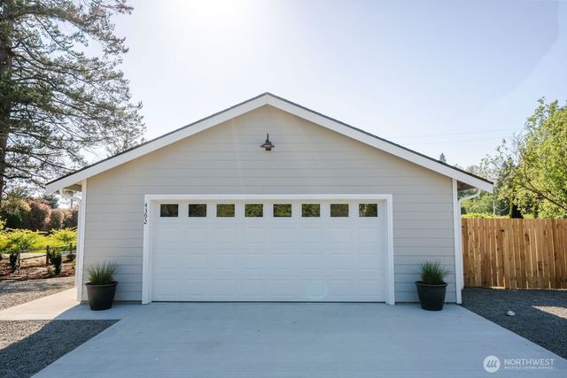 4392 Birch Bay Lynden Rd, Blaine, WA 98230
