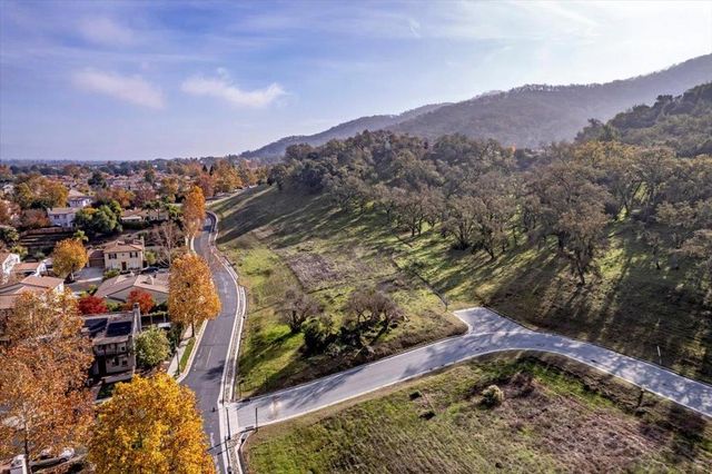 2884 Berwick Avenue, Gilroy, CA 95020