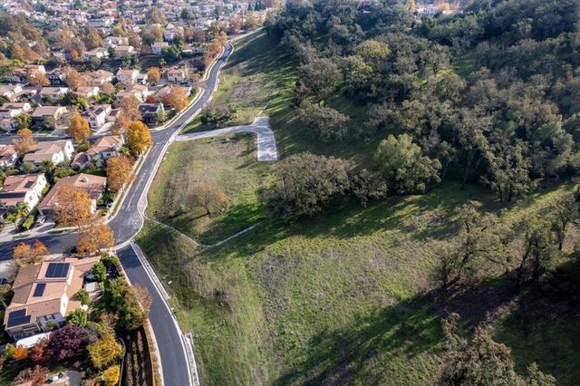 2884 Berwick Avenue, Gilroy, CA 95020