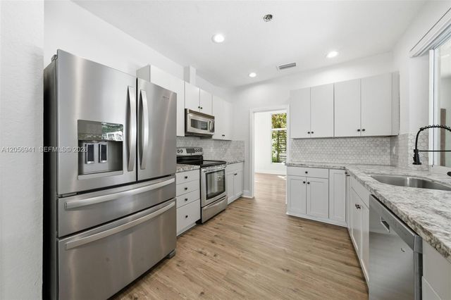 11070 Minneapolis Dr, Cooper City, FL 33026