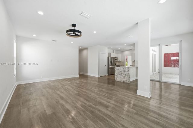11070 Minneapolis Dr, Cooper City, FL 33026