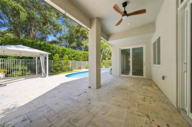 11070 Minneapolis Dr, Cooper City, FL 33026