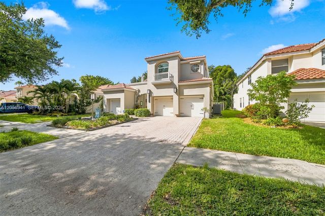 11070 Minneapolis Dr, Cooper City, FL 33026
