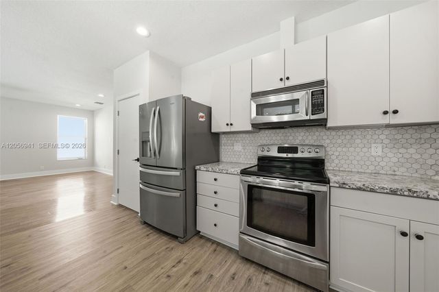 11070 Minneapolis Dr, Cooper City, FL 33026