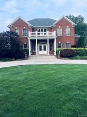 15347 Drysdale Street, Southgate, MI 48195