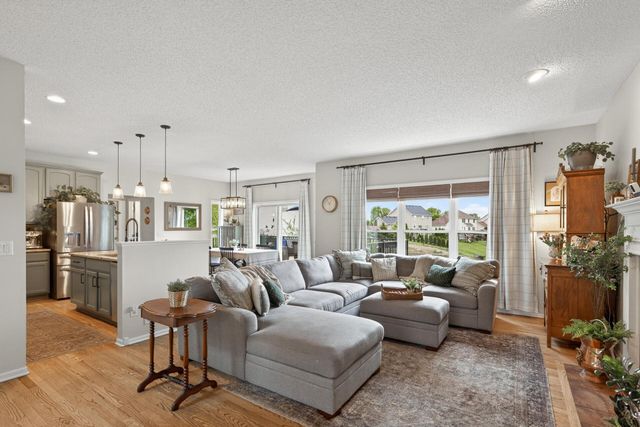 6698 Mackenzie Avenue NE, Albertville, MN 55301