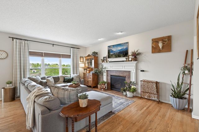 6698 Mackenzie Avenue NE, Albertville, MN 55301