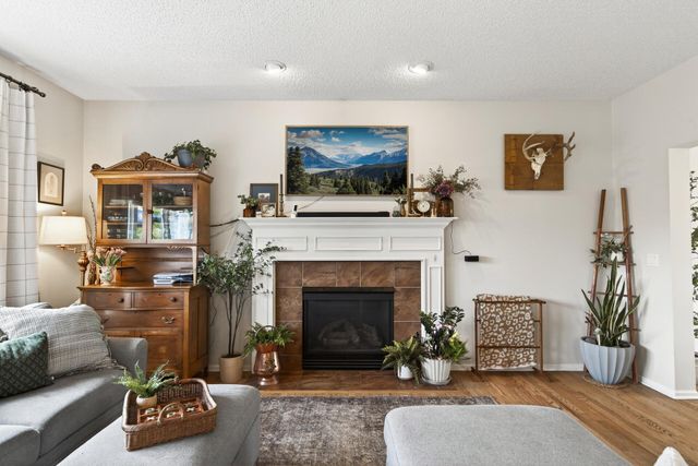6698 Mackenzie Avenue NE, Albertville, MN 55301