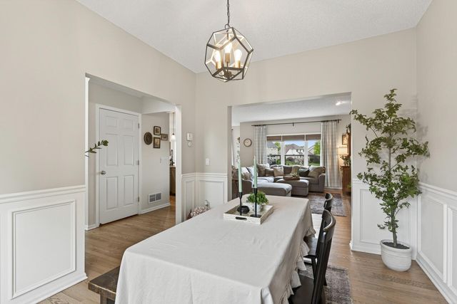 6698 Mackenzie Avenue NE, Albertville, MN 55301