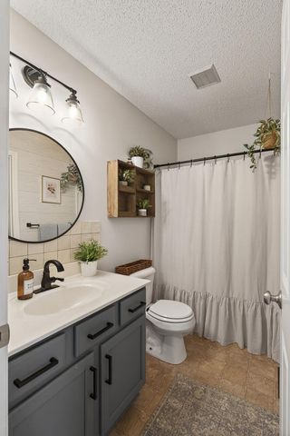 6698 Mackenzie Avenue NE, Albertville, MN 55301