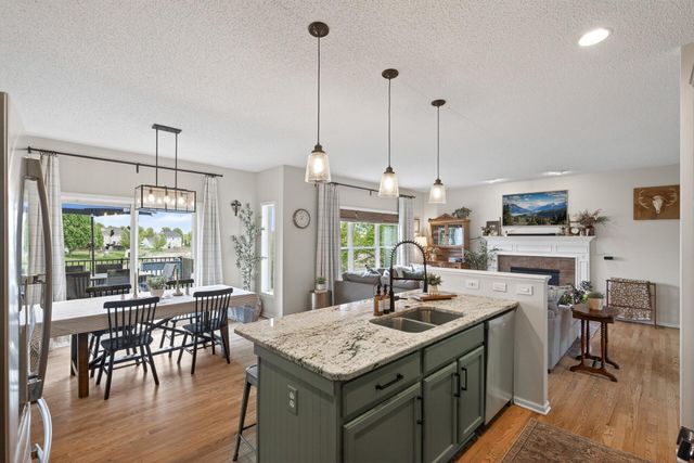 6698 Mackenzie Avenue NE, Albertville, MN 55301