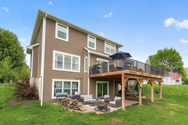 6698 Mackenzie Avenue NE, Albertville, MN 55301
