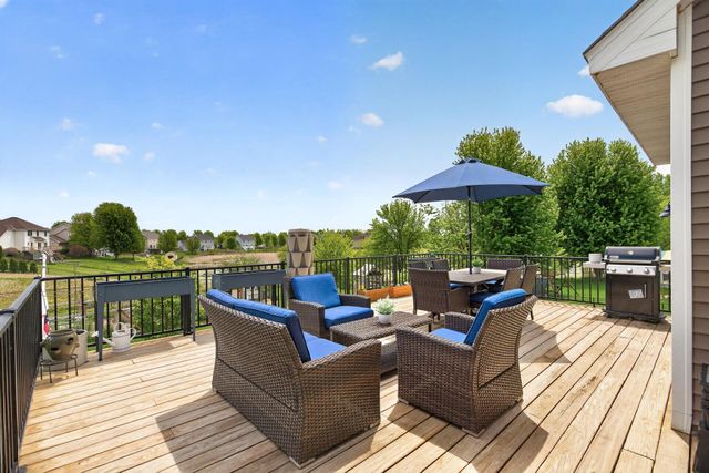 6698 Mackenzie Avenue NE, Albertville, MN 55301