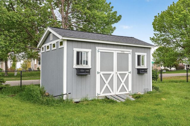 6698 Mackenzie Avenue NE, Albertville, MN 55301