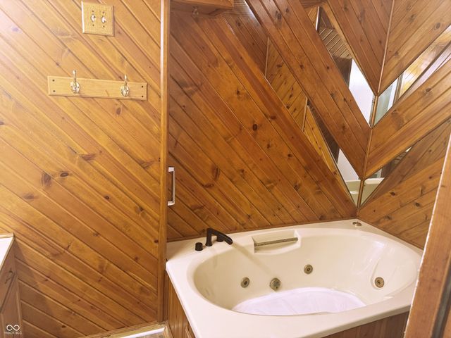 214 Corottoman Court, Avon, IN 46123