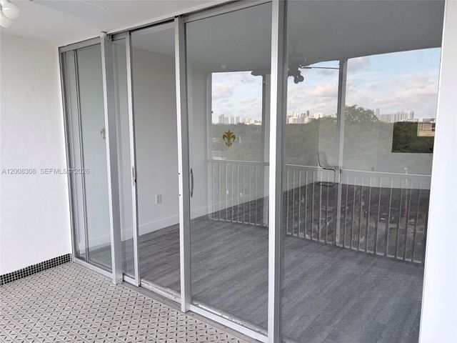 1780 NE 191st St 600-2, Miami, FL 33179