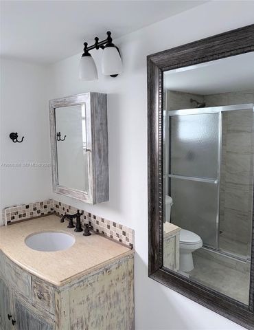 1780 NE 191st St 600-2, Miami, FL 33179