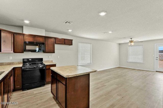 14257 Star Cactus Avenue, Horizon City, TX 79928