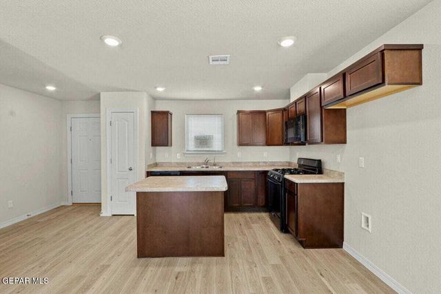 14257 Star Cactus Avenue, Horizon City, TX 79928