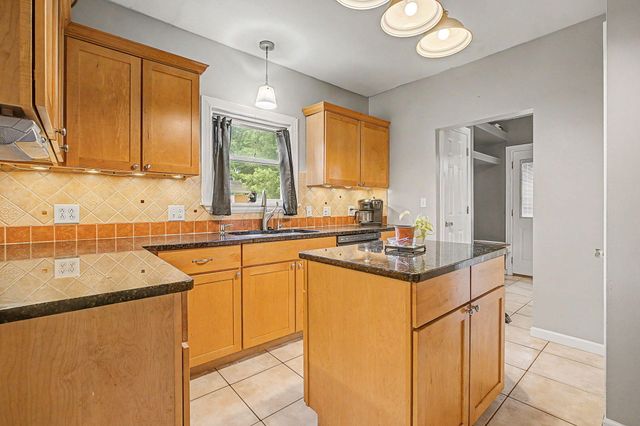 1008 Union, Jackson, MI 49203