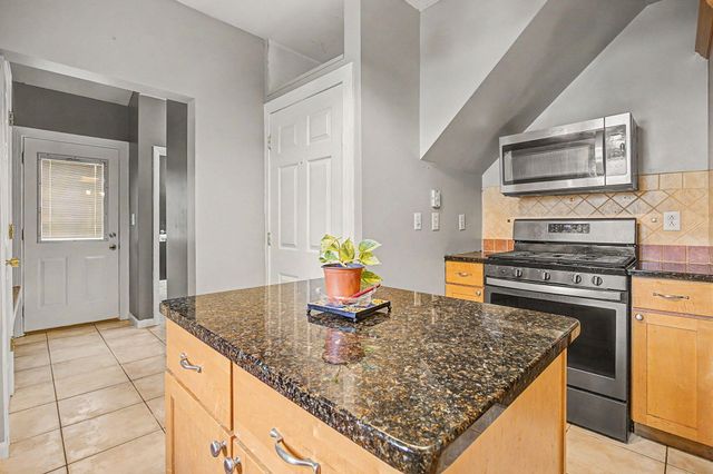 1008 Union, Jackson, MI 49203