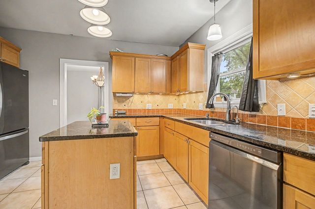 1008 Union, Jackson, MI 49203