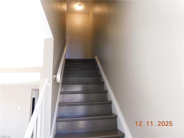 853 S Club House Rd Apt 7, Virginia Beach, VA 23452