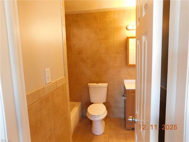 853 S Club House Rd Apt 7, Virginia Beach, VA 23452