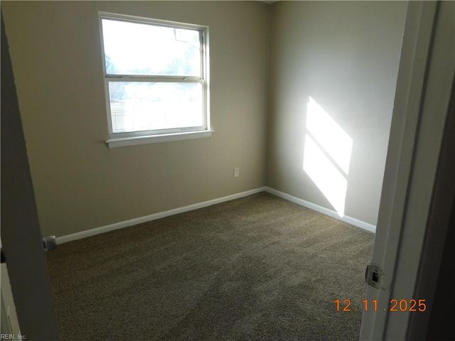 853 S Club House Rd Apt 7, Virginia Beach, VA 23452