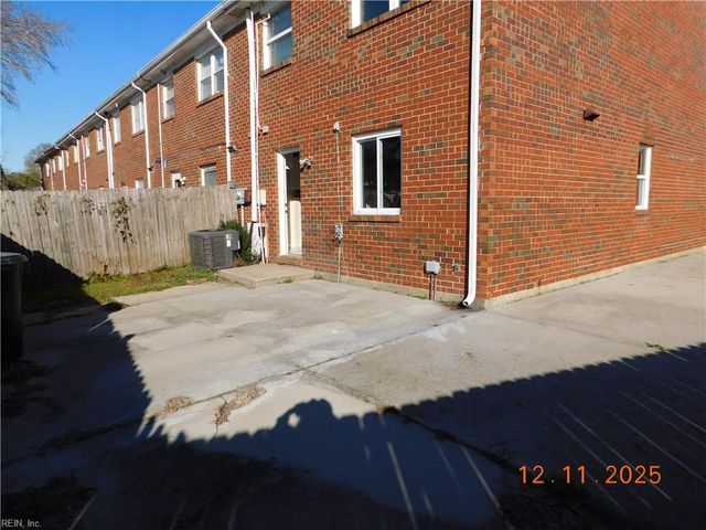 853 S Club House Rd Apt 7, Virginia Beach, VA 23452