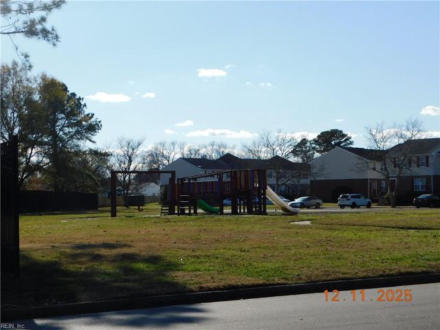 853 S Club House Rd Apt 7, Virginia Beach, VA 23452