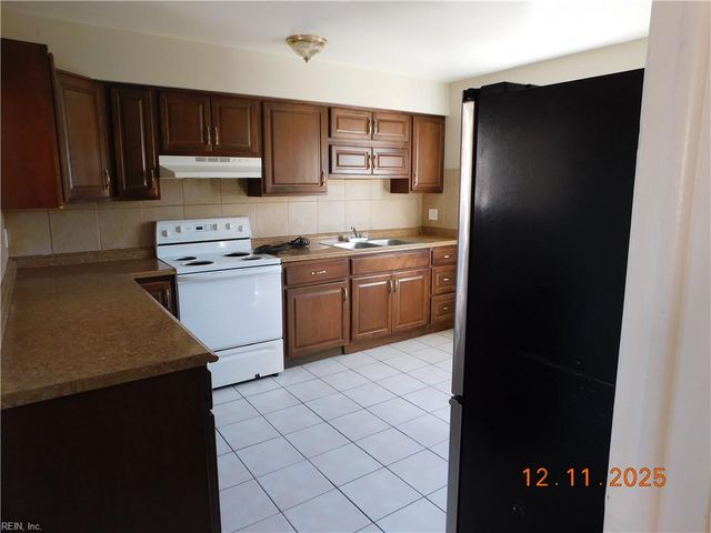 853 S Club House Rd Apt 7, Virginia Beach, VA 23452