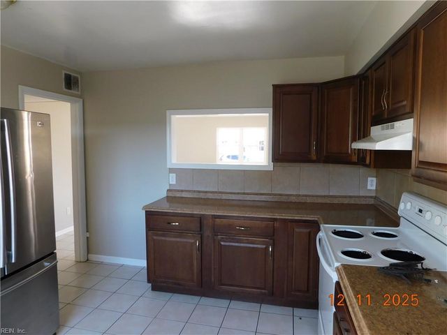 853 S Club House Rd Apt 7, Virginia Beach, VA 23452