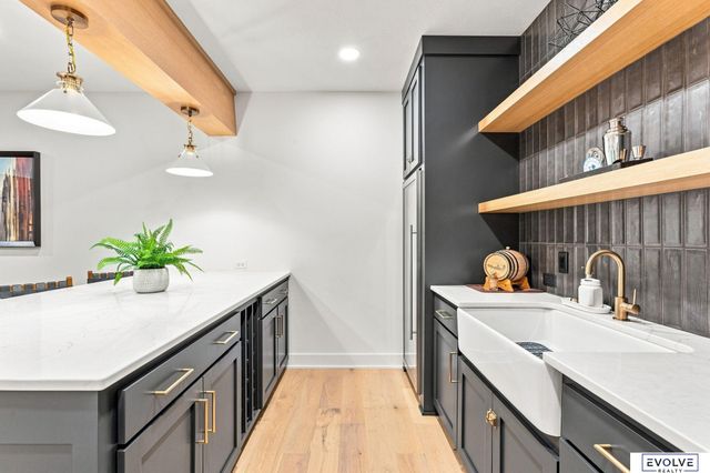 21315 E Street, Elkhorn, NE 68022