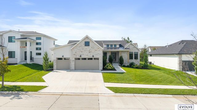 21315 E Street, Elkhorn, NE 68022