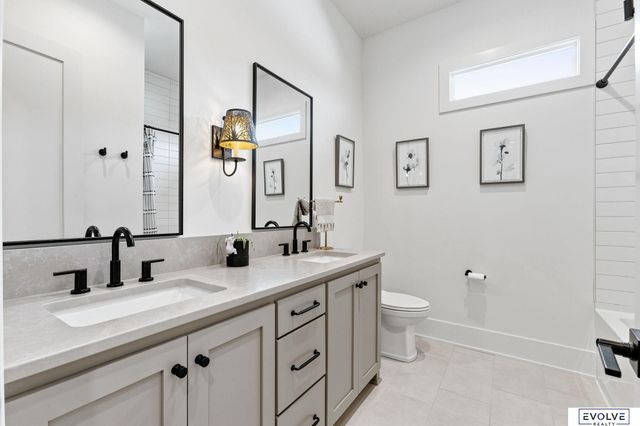 21315 E Street, Elkhorn, NE 68022