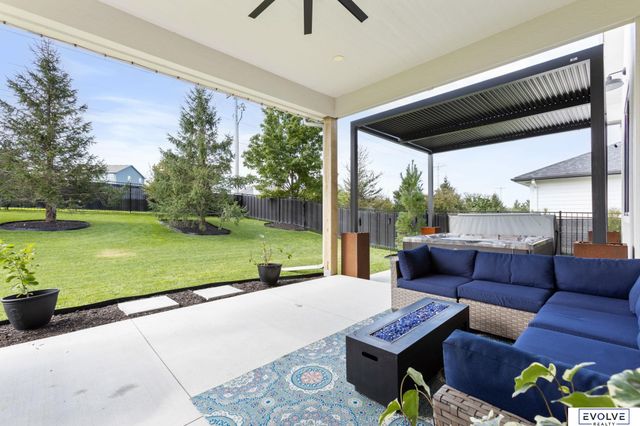 21315 E Street, Elkhorn, NE 68022