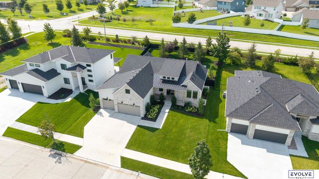 21315 E Street, Elkhorn, NE 68022