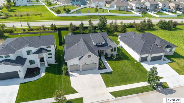 21315 E Street, Elkhorn, NE 68022
