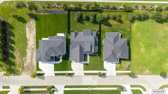 21315 E Street, Elkhorn, NE 68022
