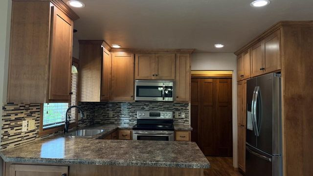 2758 CHAR LA MAR DRIVE, Green Bay, WI 54311