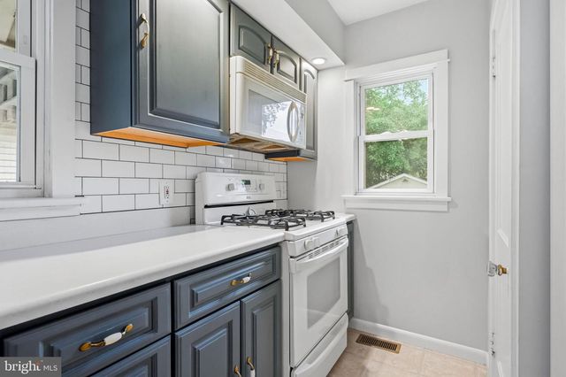 21 E WALNUT AVE, Haddon Township, NJ 08108
