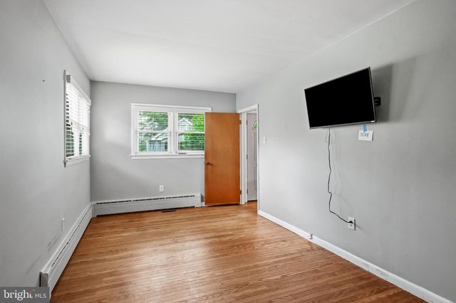 21 E WALNUT AVE, Haddon Township, NJ 08108