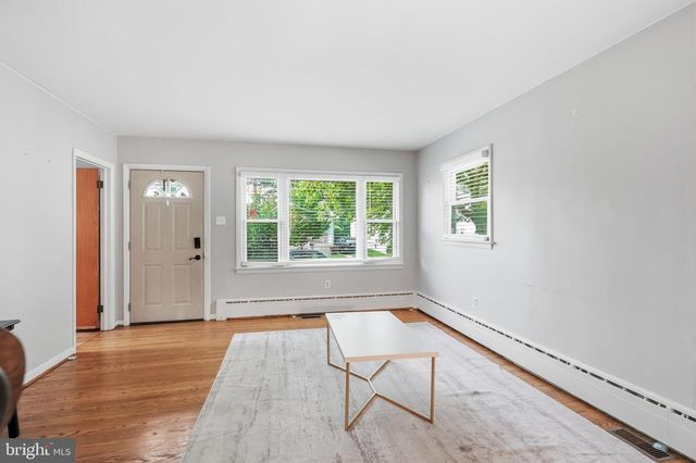 21 E WALNUT AVE, Haddon Township, NJ 08108