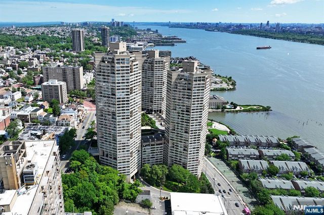 7002 Boulevard East 5E, Guttenberg, NJ 07093