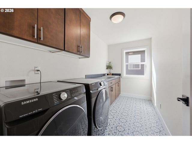 4118 Se 70TH Ave, Hillsboro, OR 97123